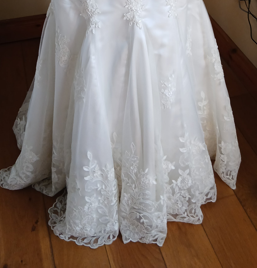gorgeous lace on skirt and train