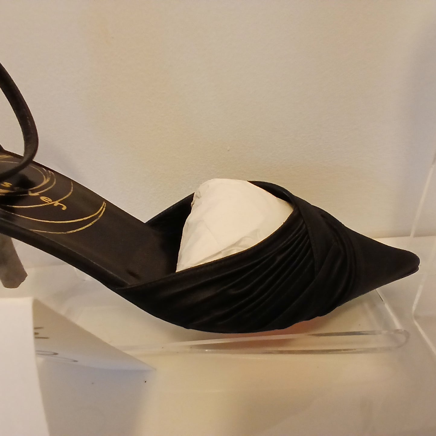 Black pleated shoe size 7 low heel