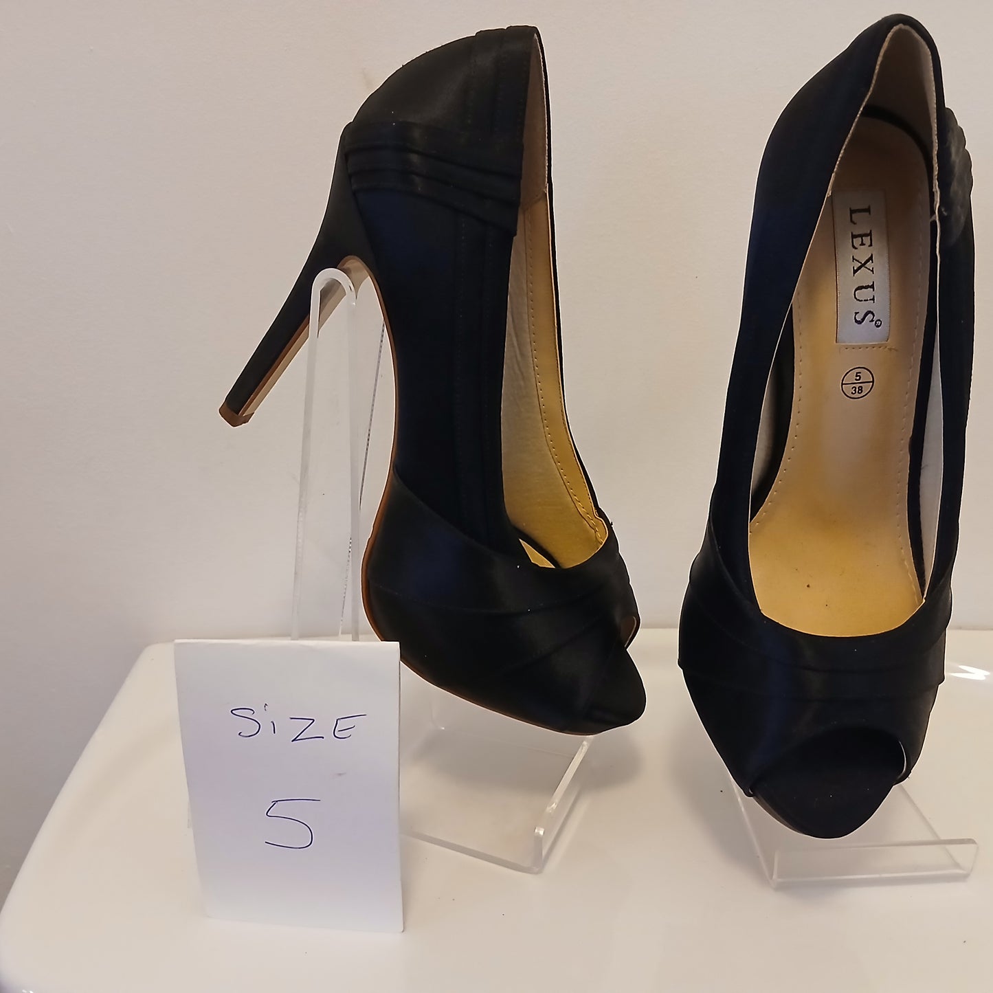 Black platform shoes size 5