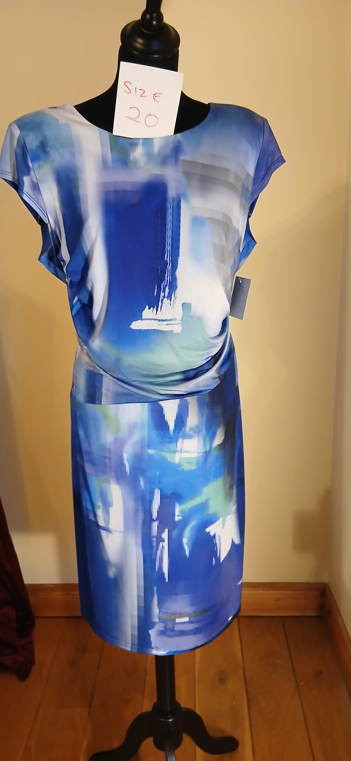 Beautiful stretchy dress by designer jomhoy, in blues and grey shades, in our clearance sale so reduced ! grab a great deal!