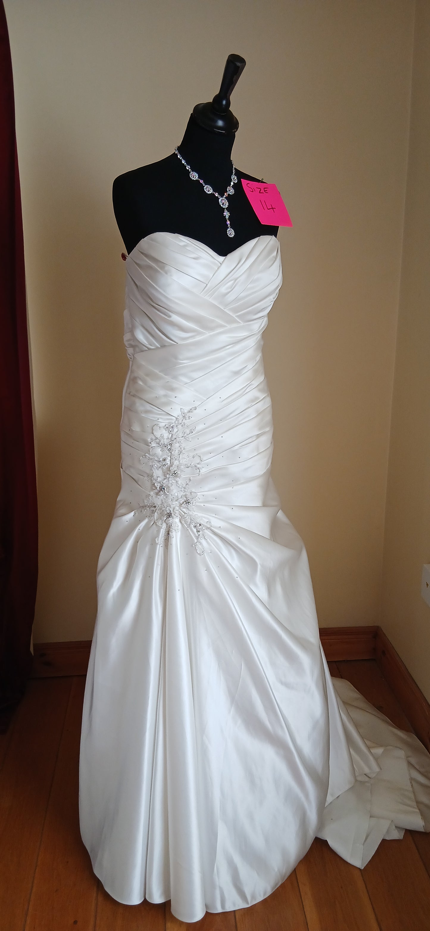  Its unique design and comfortable fit make it a perfect choice for a memorable day