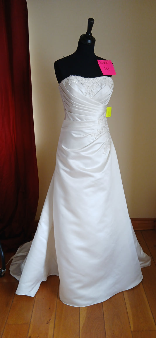  embody the spirit of a classic bride, with a twist of modern charm. 