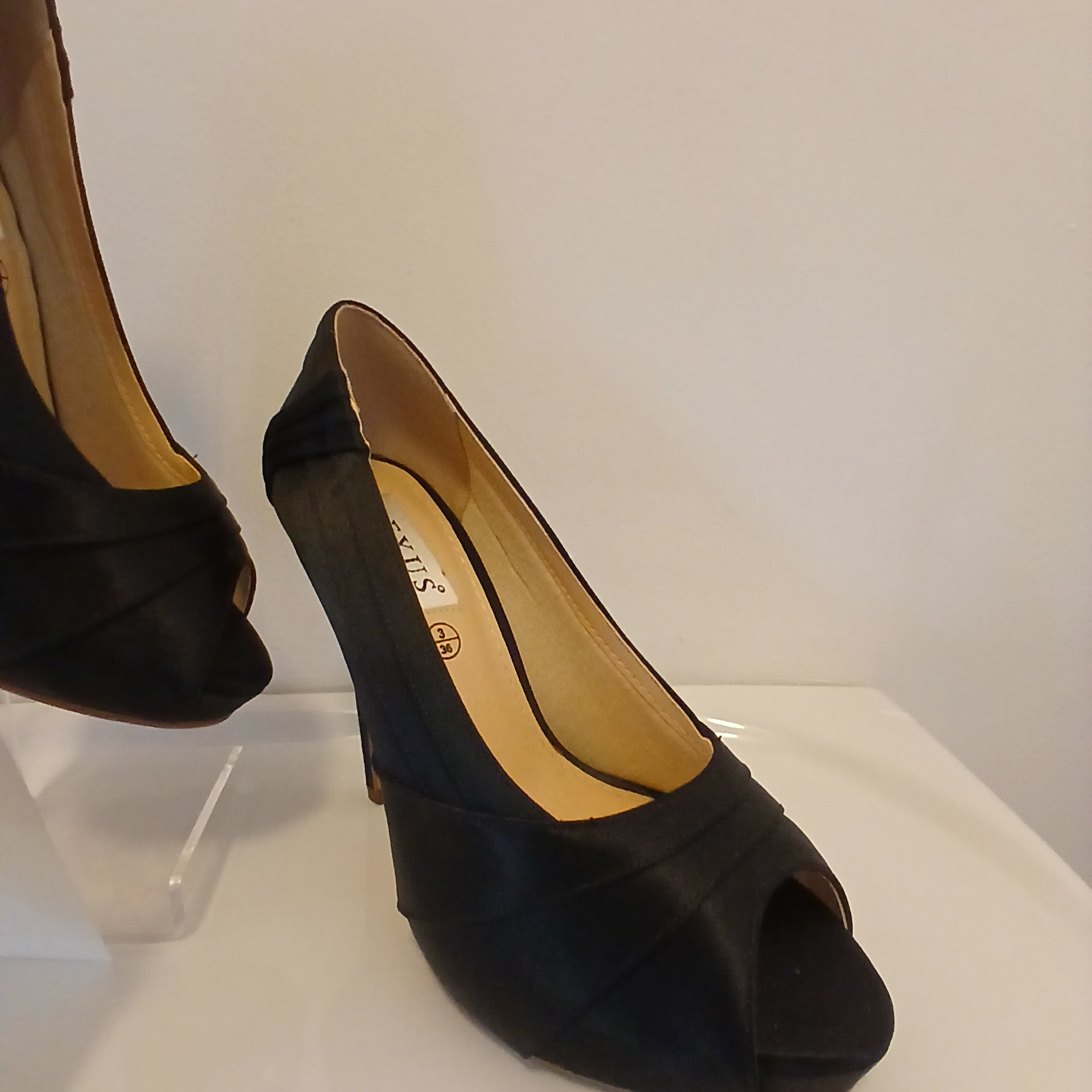 Lexus Quality platform shoe