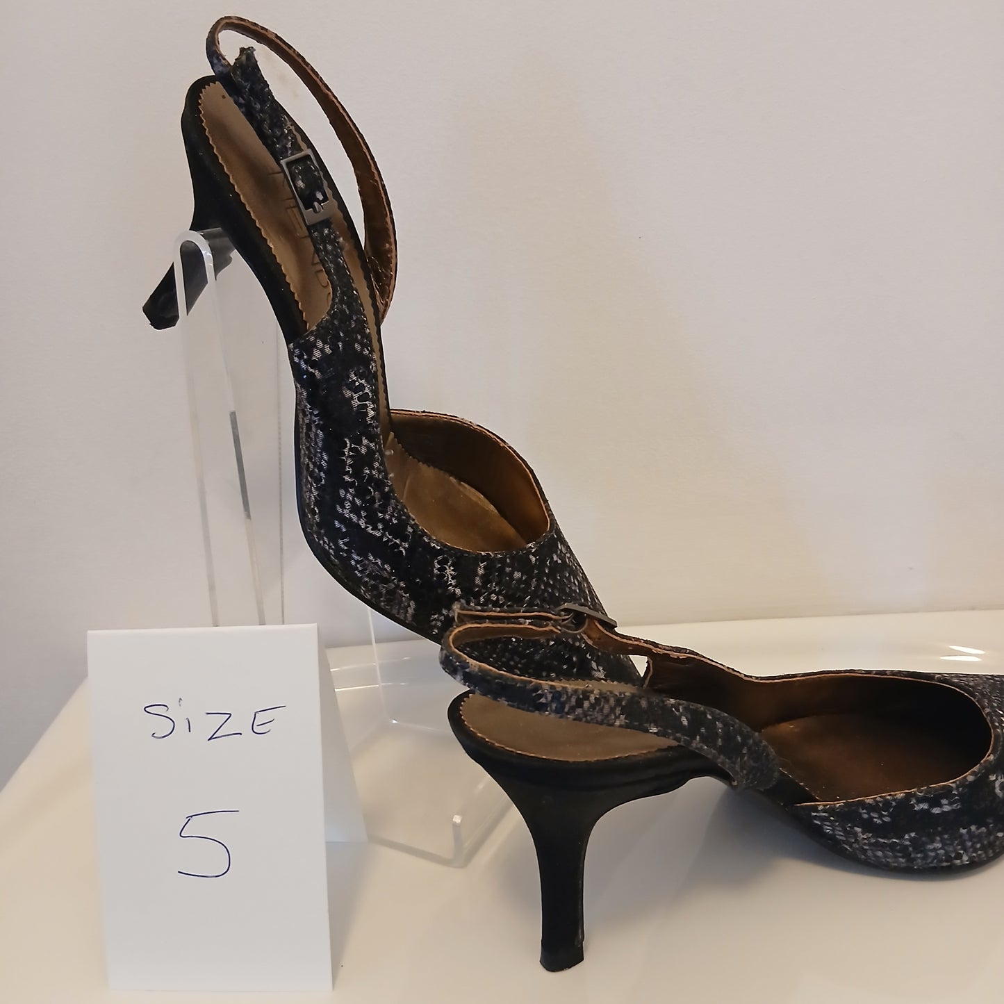 snakeskin fabric shoes size 5