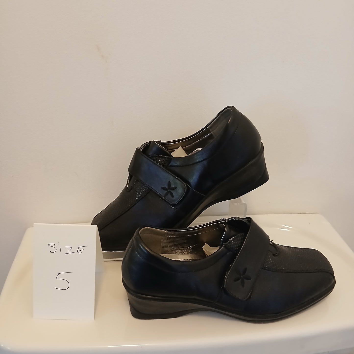 size 5 comfort shoes 