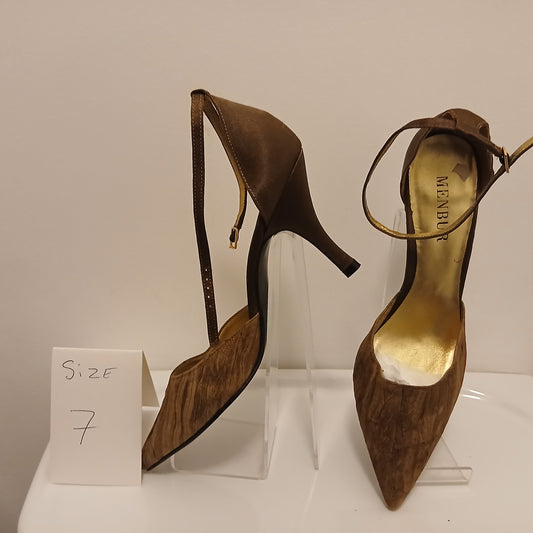  member brown ankle strap shoe   in size 7 from our clearance sale website erikasfashionandbridal.com