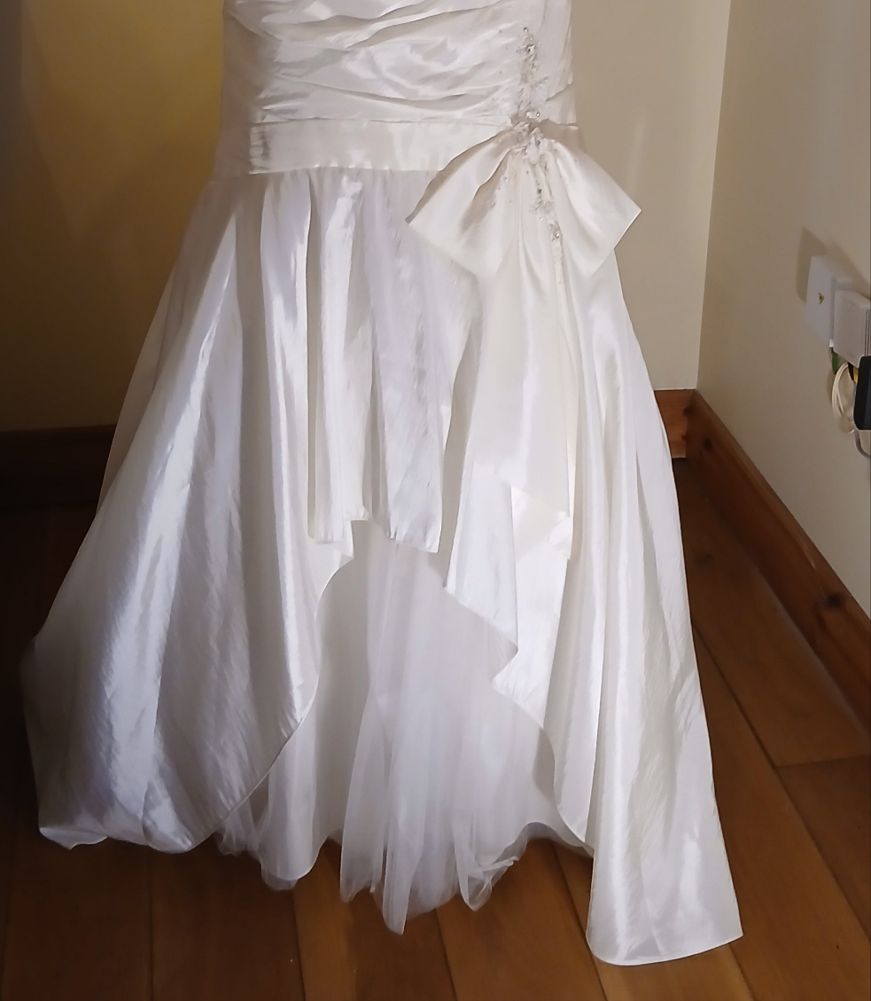 full taffeta shirt with tulle and bow detail