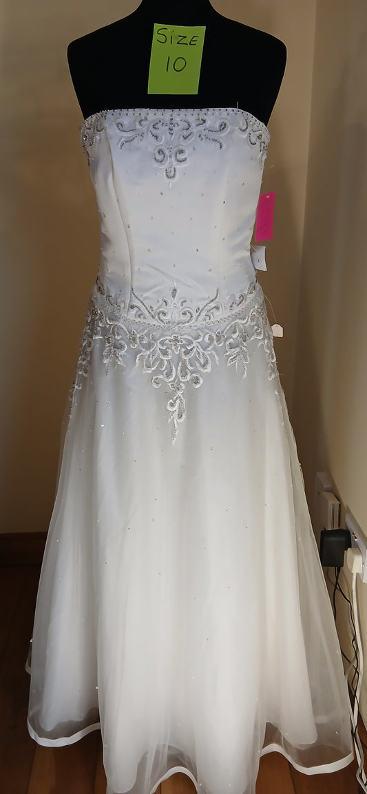 Perfect for the bride who dares to be different and make a statement on her special day.