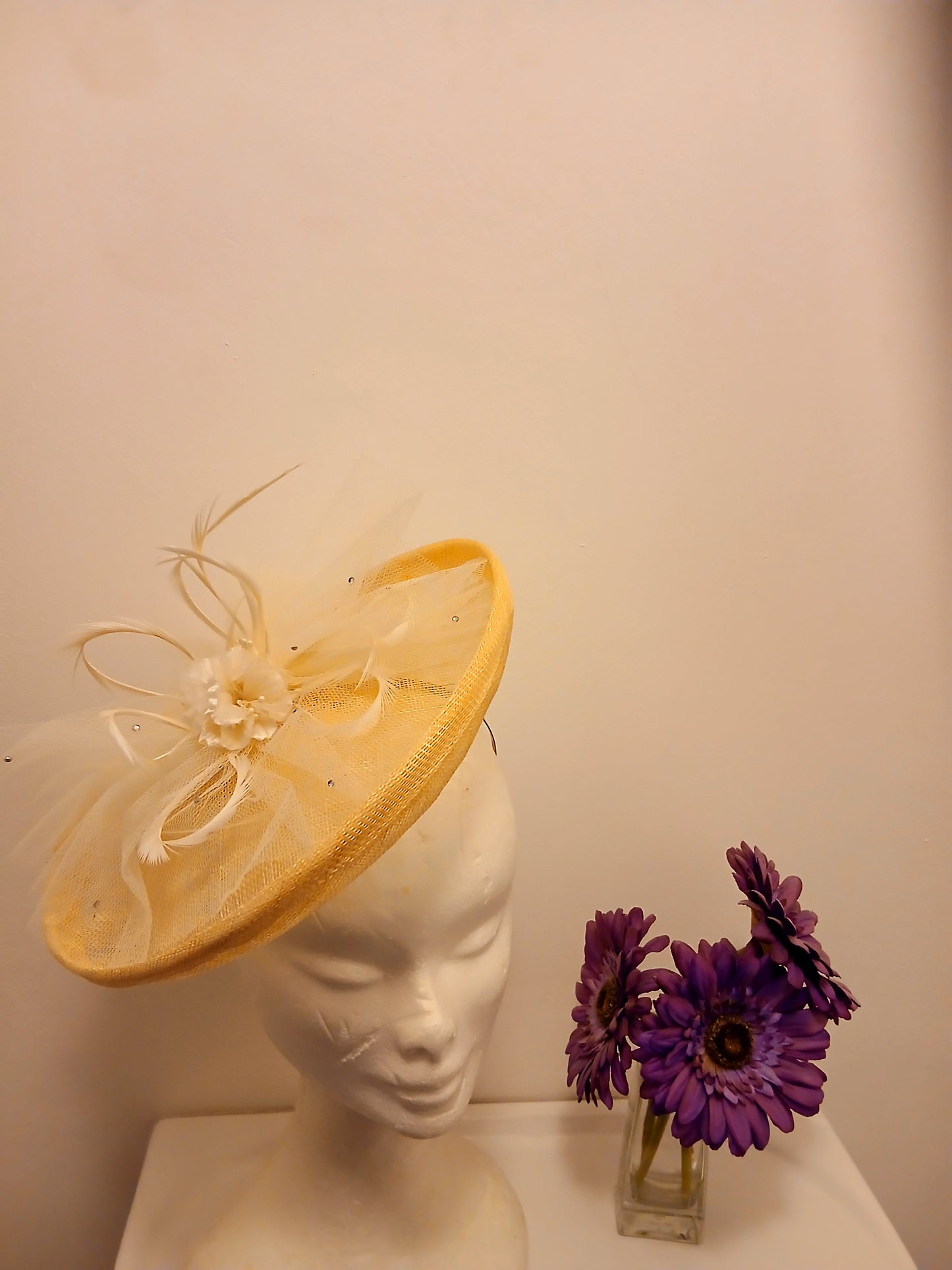 Facinator b76  ivory saucer style