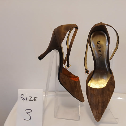 Brown ankle strap shoes size  3