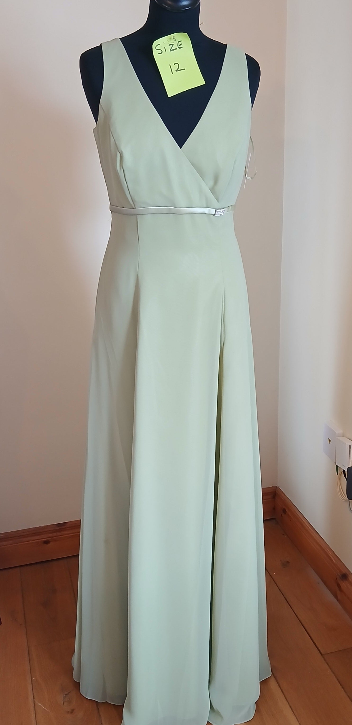 light green chiffon dress size 12 with ribbon detail at waist