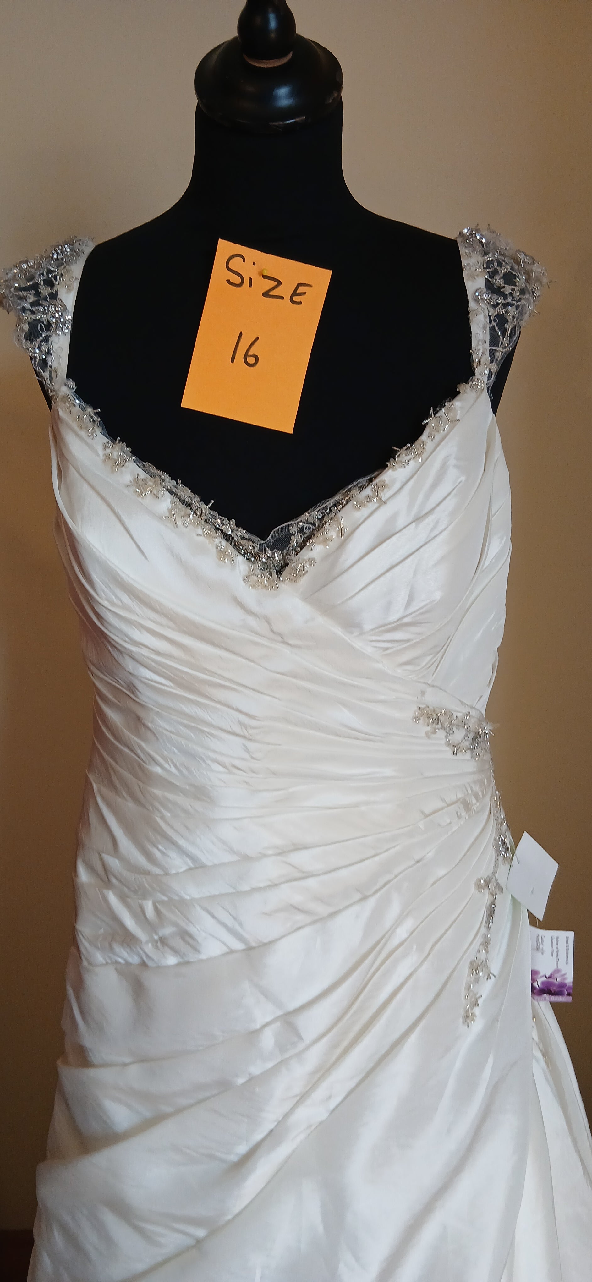  Wedding dress Brianna, a stunning size 16 ivory taffeta gown.