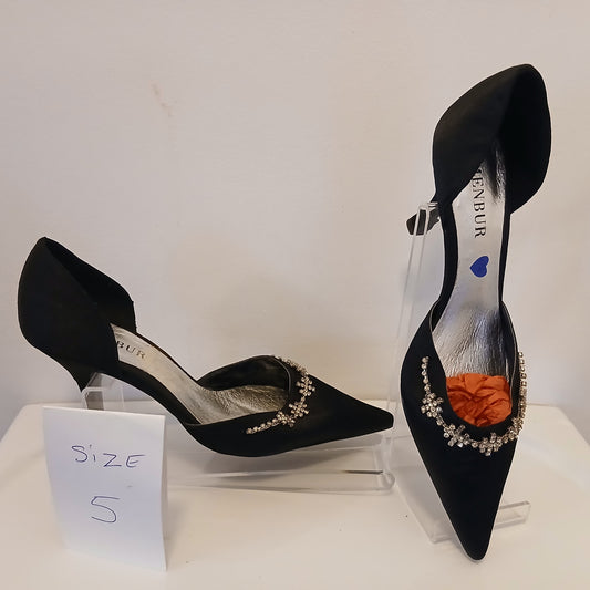 Black shoe with crystal band size 5