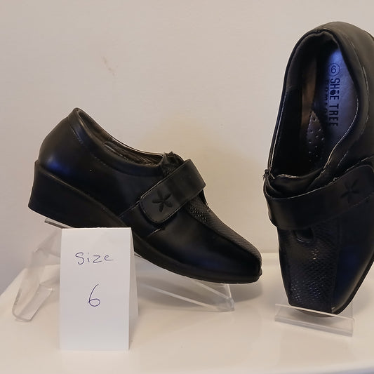 Black velcro  comfort shoe size 6