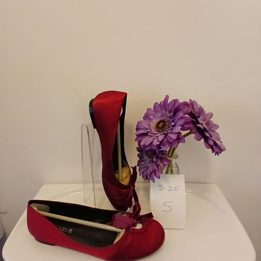 Burgundy velvet  pumps size 5
